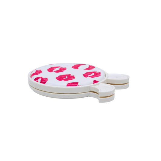Galantine mirror with kisses