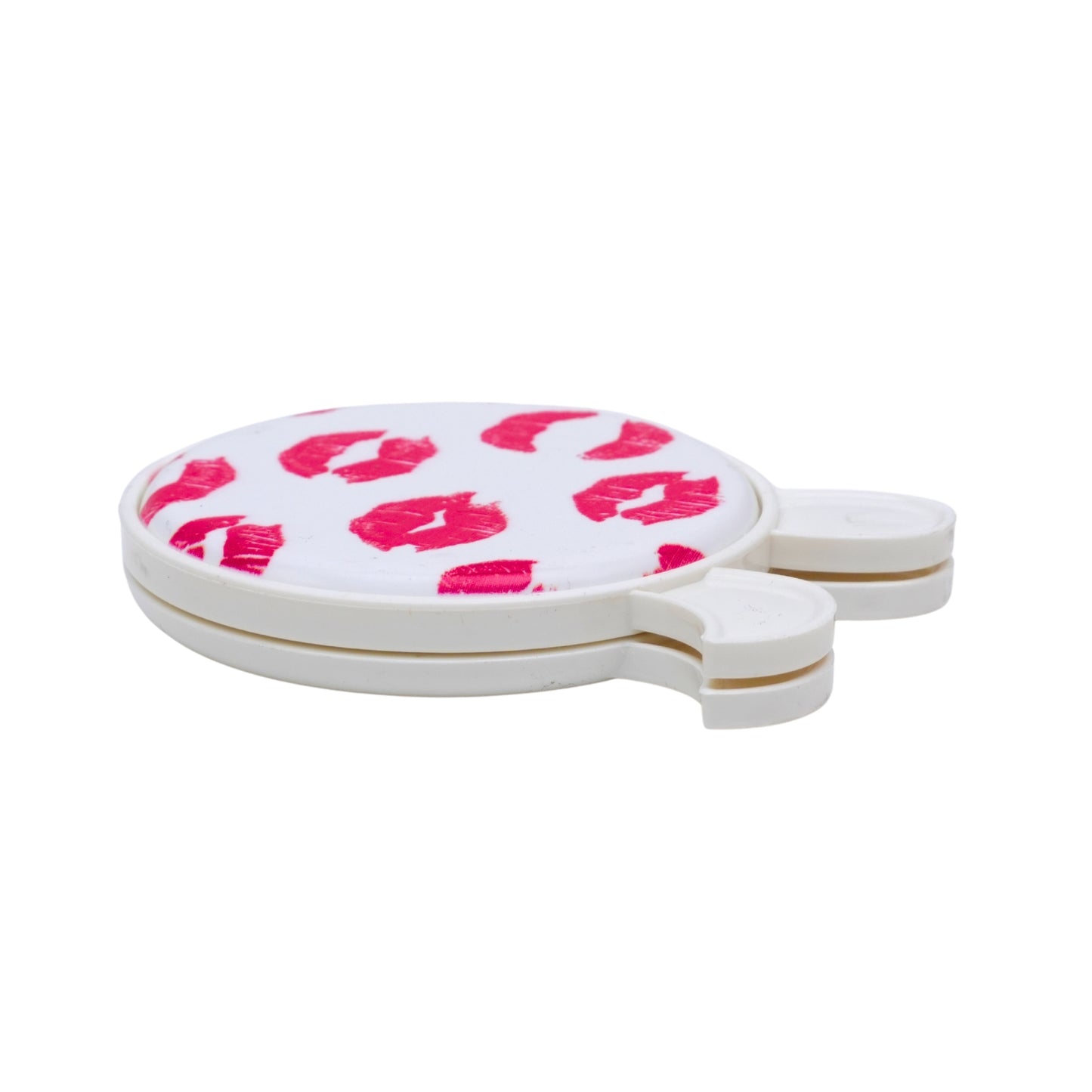 Galantine mirror with kisses